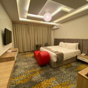 Two-Bedroom Studio Apartment- شقة غرفتين و صالة